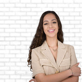 Aperturee - Weiße Backsteinmauer Portrait Fotografie Hintergrund